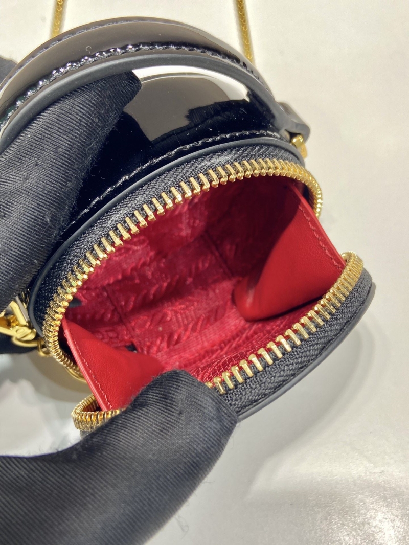 Pra*a round bags